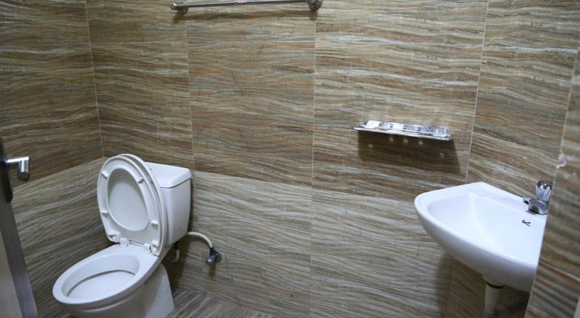 Fast Track Nungambakkam Guest house 3*