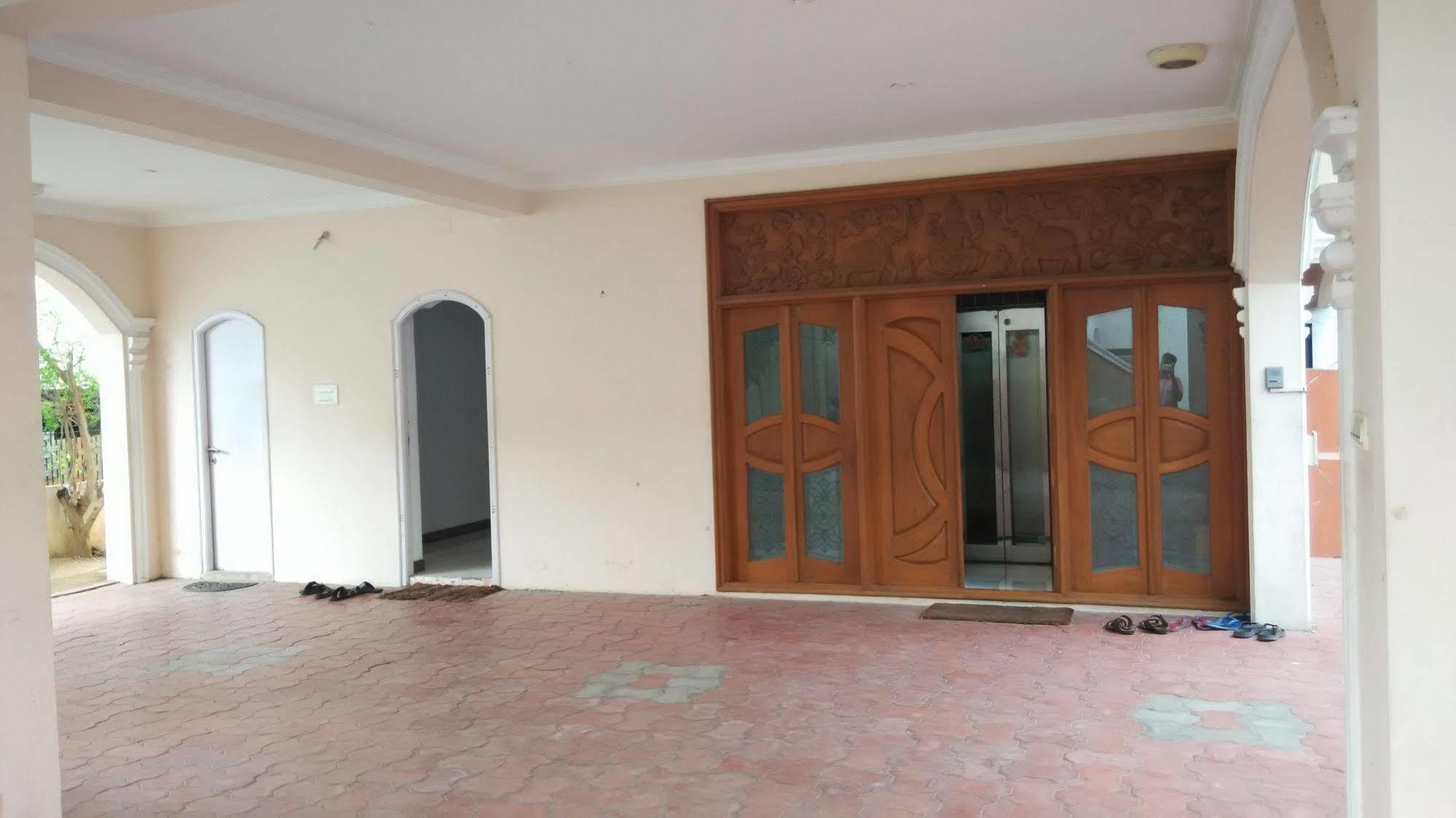 Guest house Fast Track Nungambakkam 3*